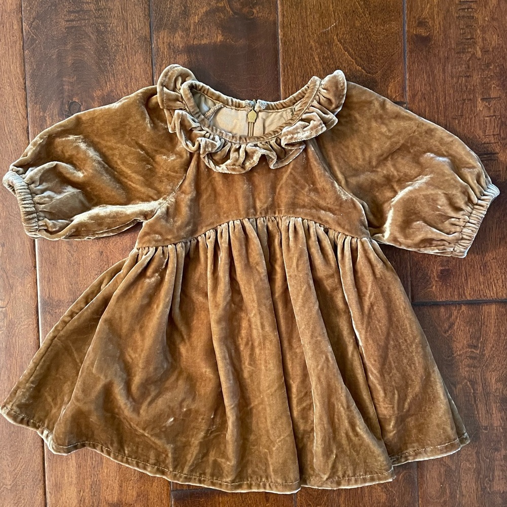 Gorgeous velvet infant dress size 6mo